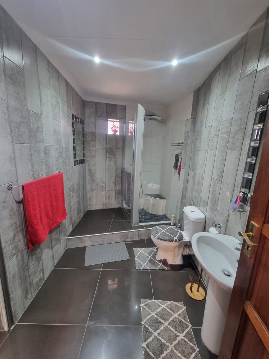 3 Bedroom Property for Sale in Lindequesdrif North West